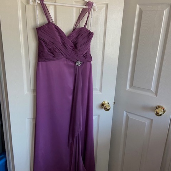 Belsoie purple/lilac floor length dress - Picture 1 of 3